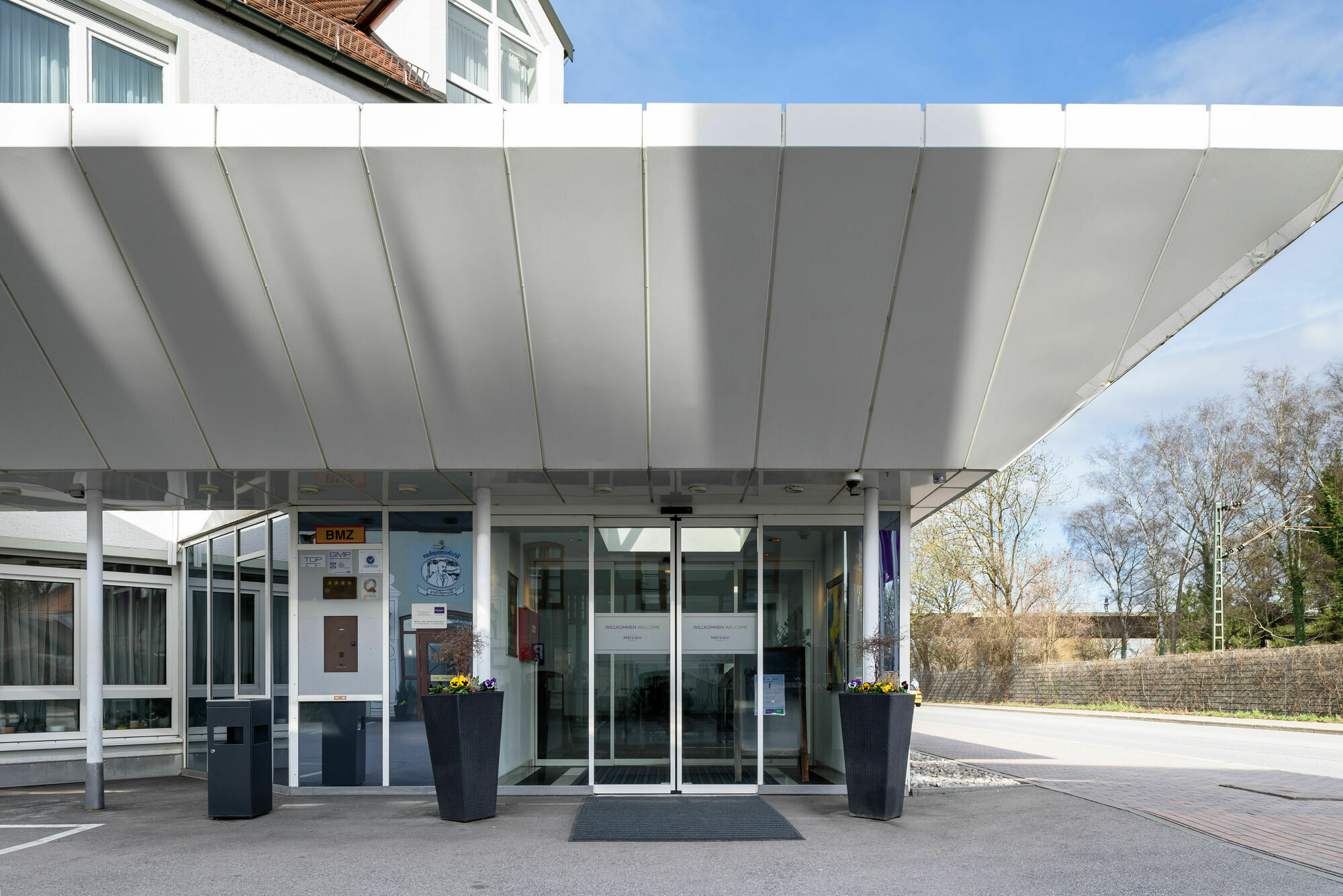 Mercure Hotel Muenchen Airport Фрайзинг Экстерьер фото